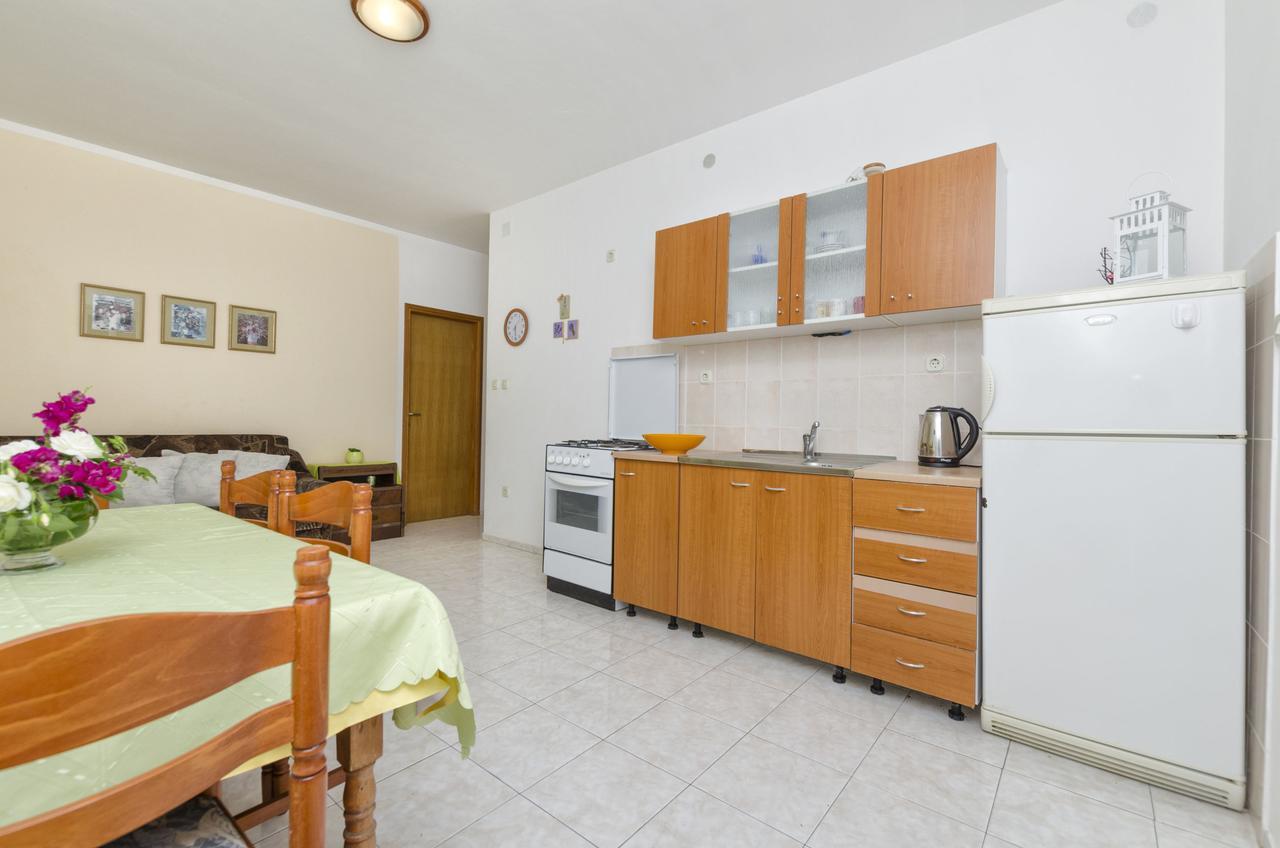 Apartments Helena Ivan Dolac Bagian luar foto