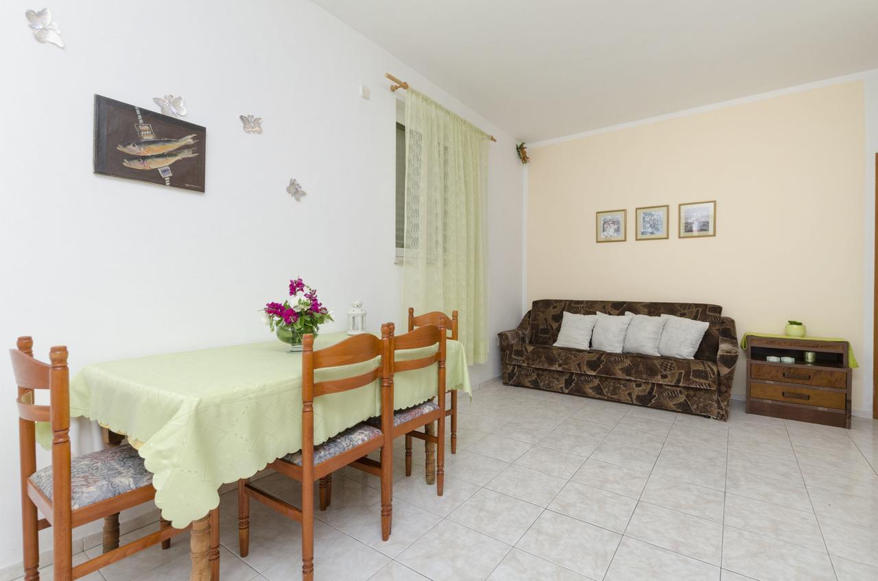 Apartments Helena Ivan Dolac Bagian luar foto