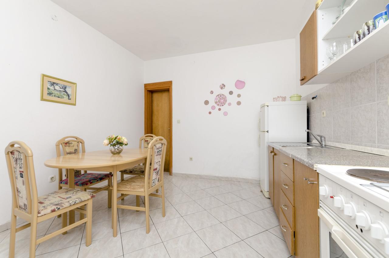 Apartments Helena Ivan Dolac Bagian luar foto